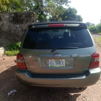 A picture of Toyota Highlander 2006