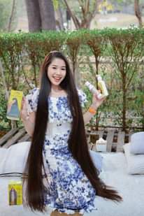 A picture of Zafran hair growth therapy oil