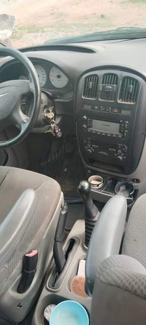 A picture of Neatly Nigerian used Chrysler for sell Engine untempered Gear manual