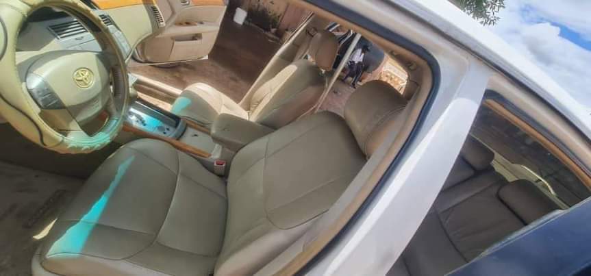 A picture of 2007 Neatly used Toyota Avalon with duty 2007 Automatic Trims