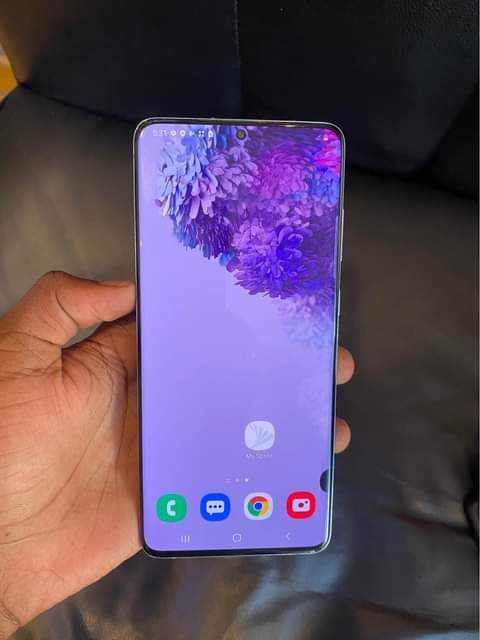 A picture of Samsung s20 plus