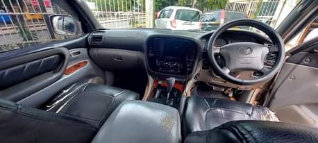 A picture of LANDCRUISER