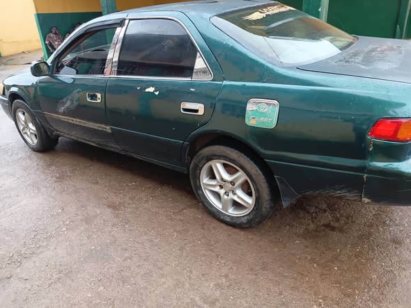 A picture of TOYOTA CAMRY DROP LIGHT FOR SELL 1 850M ENGINE GEAR