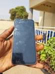 A picture of Iphone 13 système Android