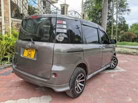 A picture of Toyota sienta