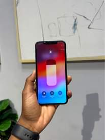 A picture of Iphone 11 pro max 64gb Battery health 96 Ttfaceid Very