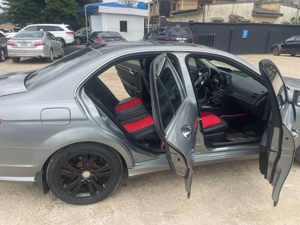 A picture of Mercedes Benz C300