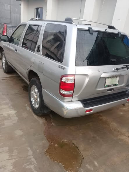 A picture of Nissan pathfinder