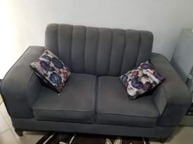 A picture of Sofa La wawili1 na La mmoja1 Njoo na Offer Location
