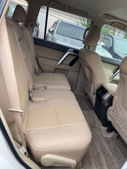 A picture of LANDCRUISER