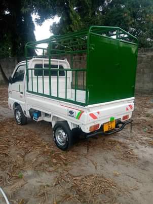 A picture of SUZUKI CARRY