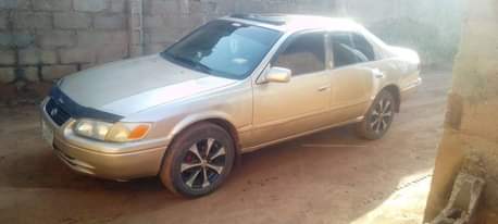 A picture of 2001 Toyota Camry envelope light 2001 2001