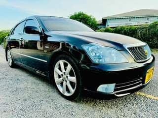A picture of TOYOTA CROWN ATHELETE