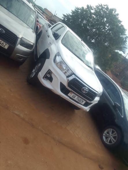 used toyota hilux
