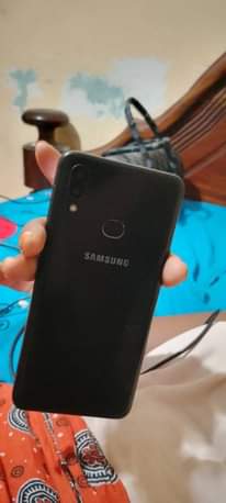 A picture of SAMSUNG A10S