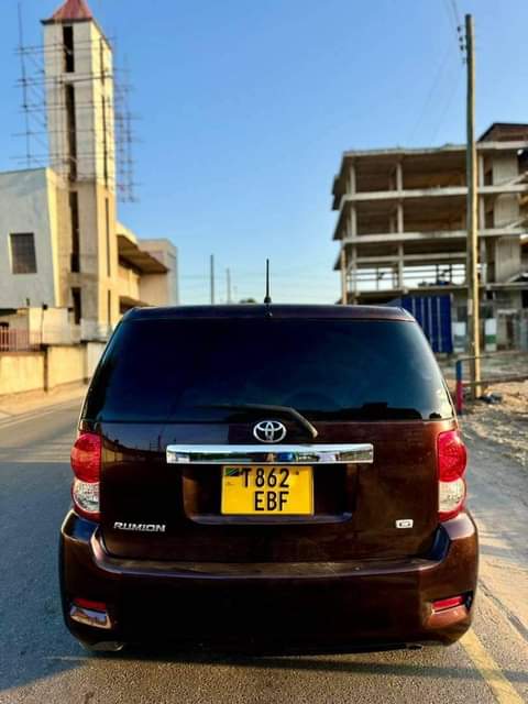 A picture of 2010 Toyota Rumion