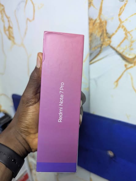 A picture of Redmi note 7pro 6gb 128gb free pouch