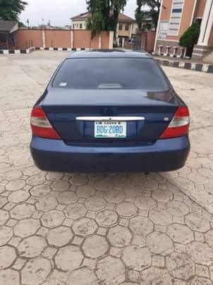A picture of 2004 Toyota Camry