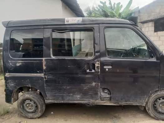 A picture of Belt Keke bus for sale 1 6m settles 100k Location