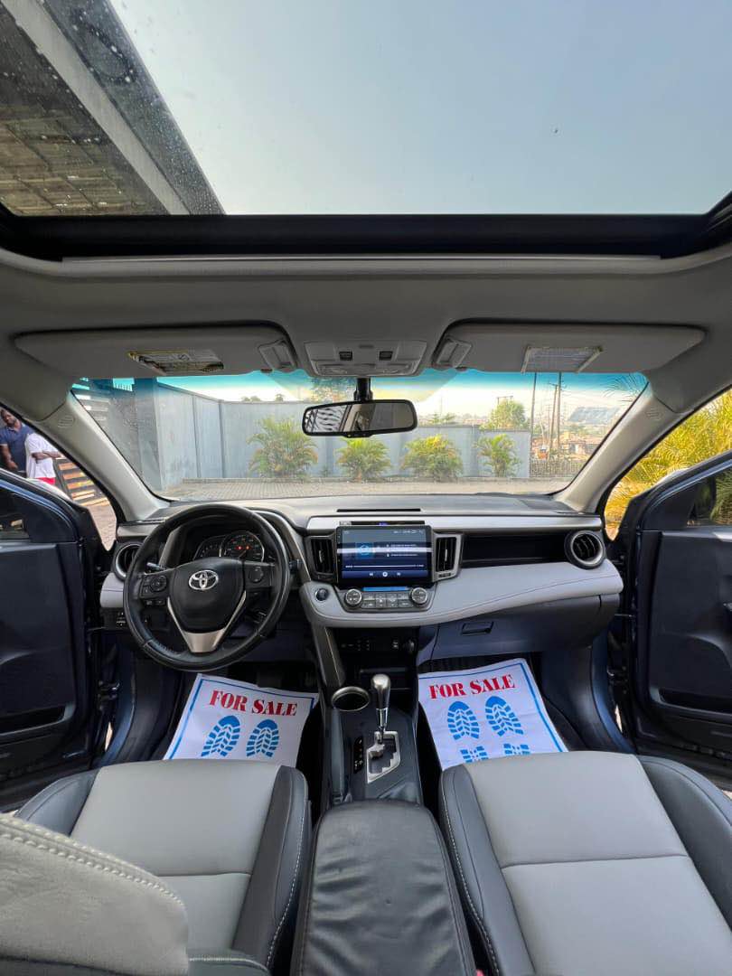 A picture of 2014 Toyota RAV 4 limited