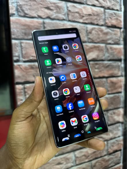 A picture of Used Tecno camon 40pro at 350 000 call on 0753430863