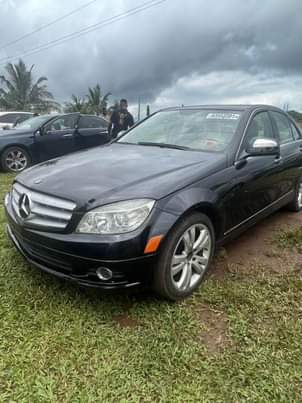 A picture of Ex_Clean Benz C300 2009. 07088153375. Engine smokes a little 