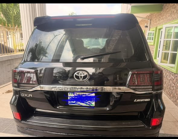 A picture of 2020 Toyota land cruiser