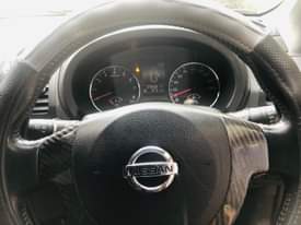 A picture of Nissan extrail 2011