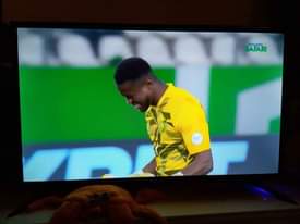 A picture of Tv bado mpyaaa EUROPE 32 INCH Clean unapata na box