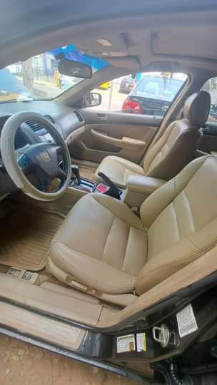 A picture of Honda Accord 06