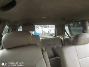 A picture of Toyota sienna Clean and sharp body Power buttons functional Engine