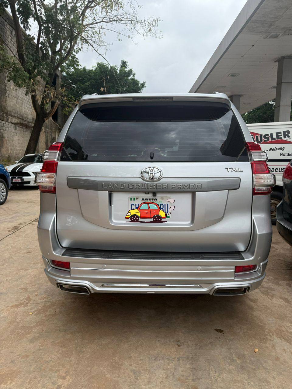 A picture of Belgium standard Toyota Prado LANDCRUISER 2017 model untempared engine and