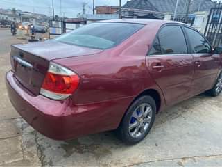 A picture of Toyota Camry 06 available