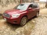 A picture of 2009 Toyota highlander toks standard clean First body Price 5