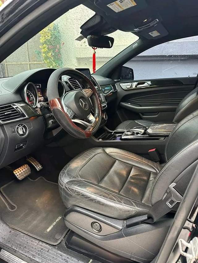 A picture of DISTRESS GLE 43 AMG 2018 registered but never used