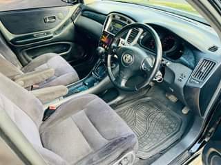 A picture of TOYOTA KLUGER SWEET EBB
