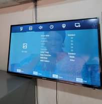 A picture of Hisense tv 40 inches with inbuilt free to air decoder
