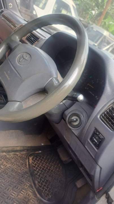 A picture of 2000 LANDCRUSIER PRADO TX Petrol