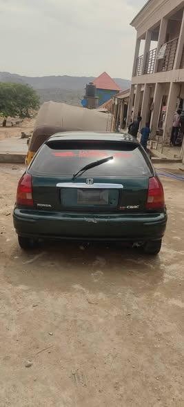 A picture of a very sound Honda Civic automatic with ac