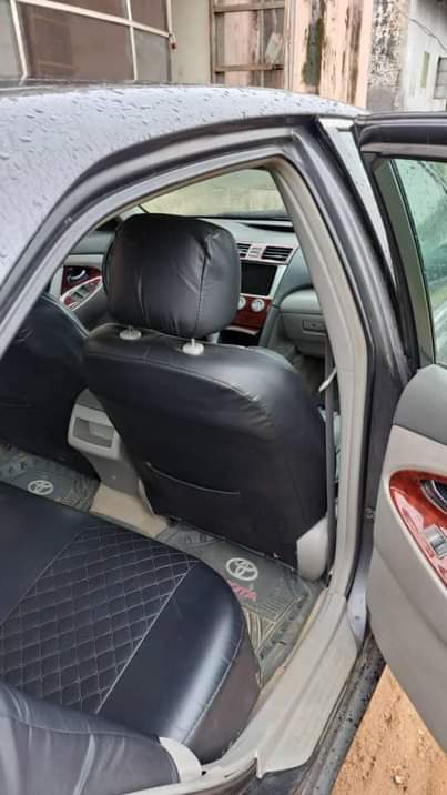 A picture of Toyota Camry 09