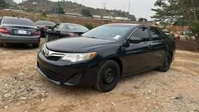 A picture of TOYOTA CAMRY 2013