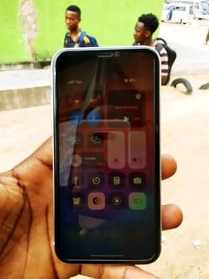 A picture of iPhone XR gb 64