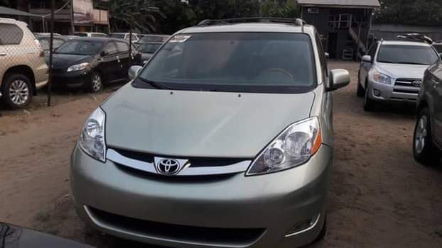 A picture of 2010 Toyota 2010