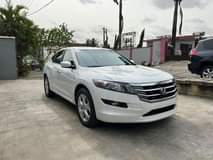 A picture of Reg 2011 Honda Crosstour super clean title Price 5 5m