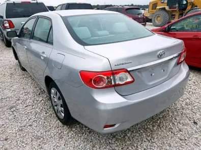A picture of EXTREMEL CLEAN TOYOTA COROLLA S 2004 MODEL FOR 1 5million