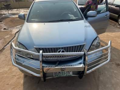 A picture of Lexus RX330 Neatly used clean in and out Engine Ac