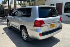 A picture of TOYOTA LANDCRUISER V8
