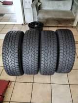 A picture of 265 75 16