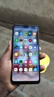 A picture of Samsung a20s