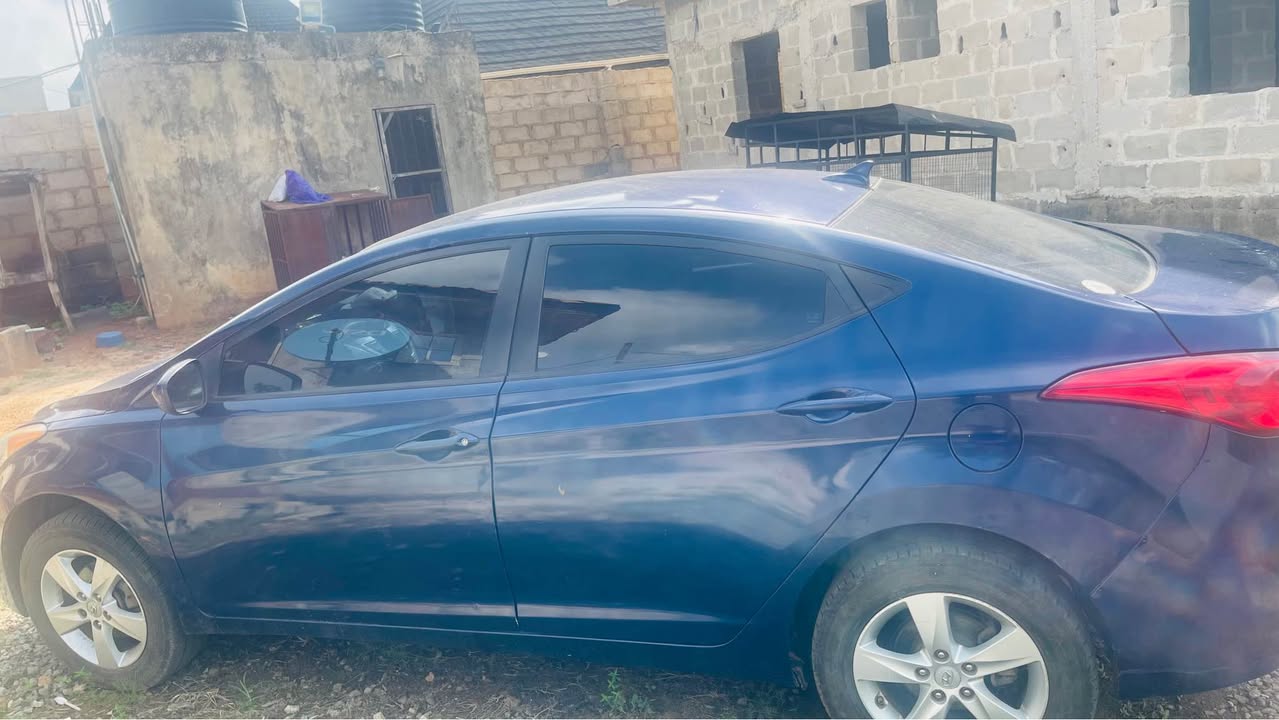 A picture of HYUNDAI ELANTRA 2012